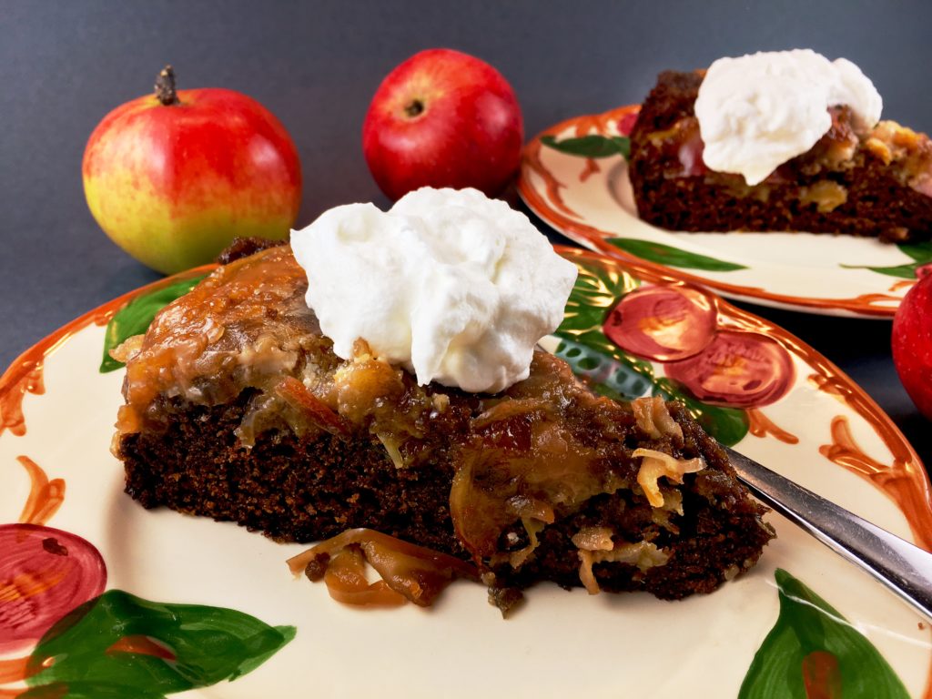 Apple Gingerbread cake 