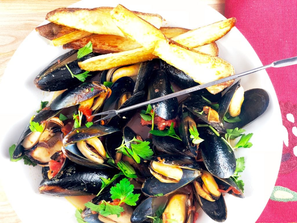 Steamed Mussels with Oven Fries