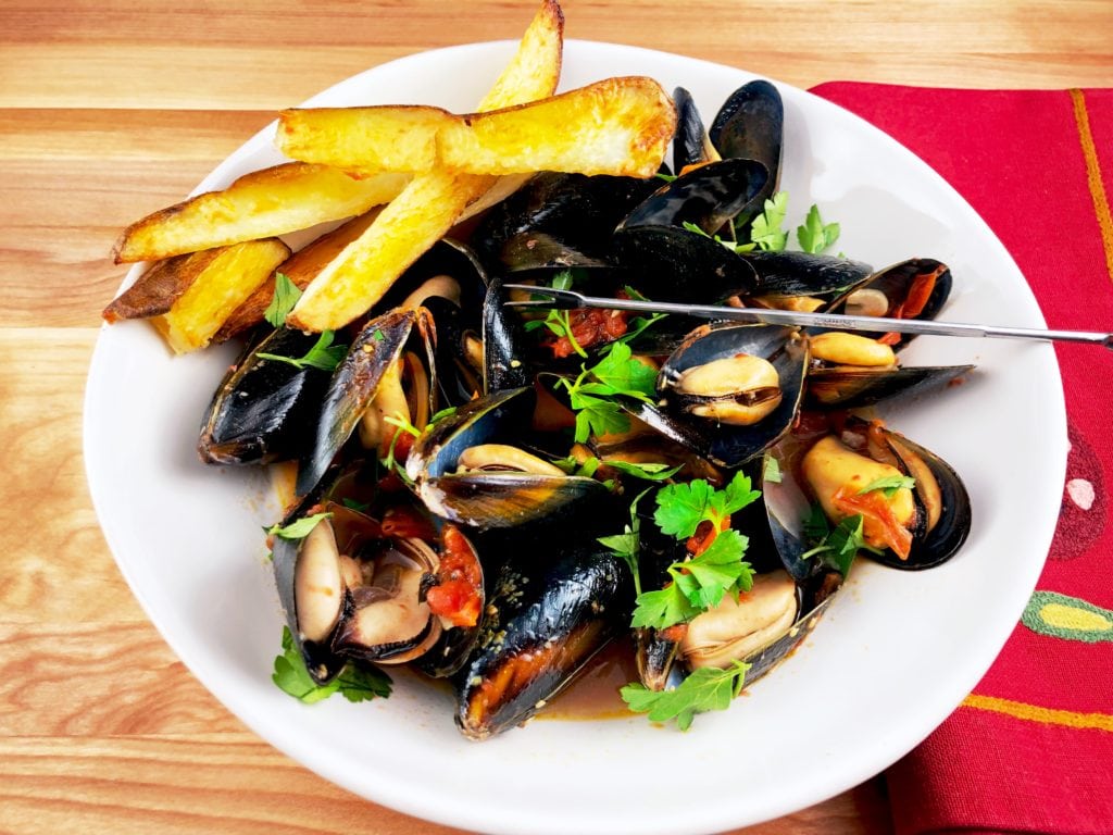 Brothy Mussels Oven Fries