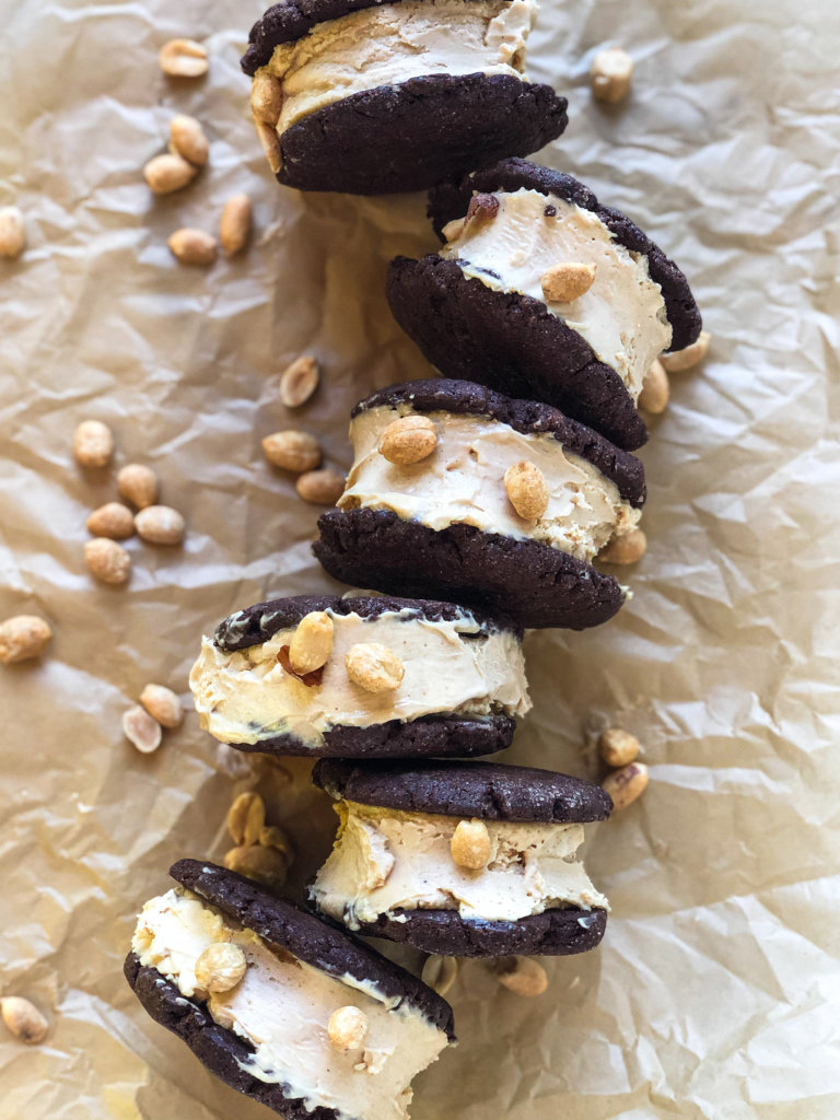 No-Bake Chocolate Peanut Butter Ice Cream Sandwiches - Recipes