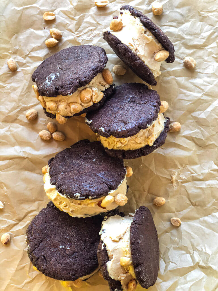 No-Bake Chocolate Peanut Butter Ice Cream Sandwiches - Recipes